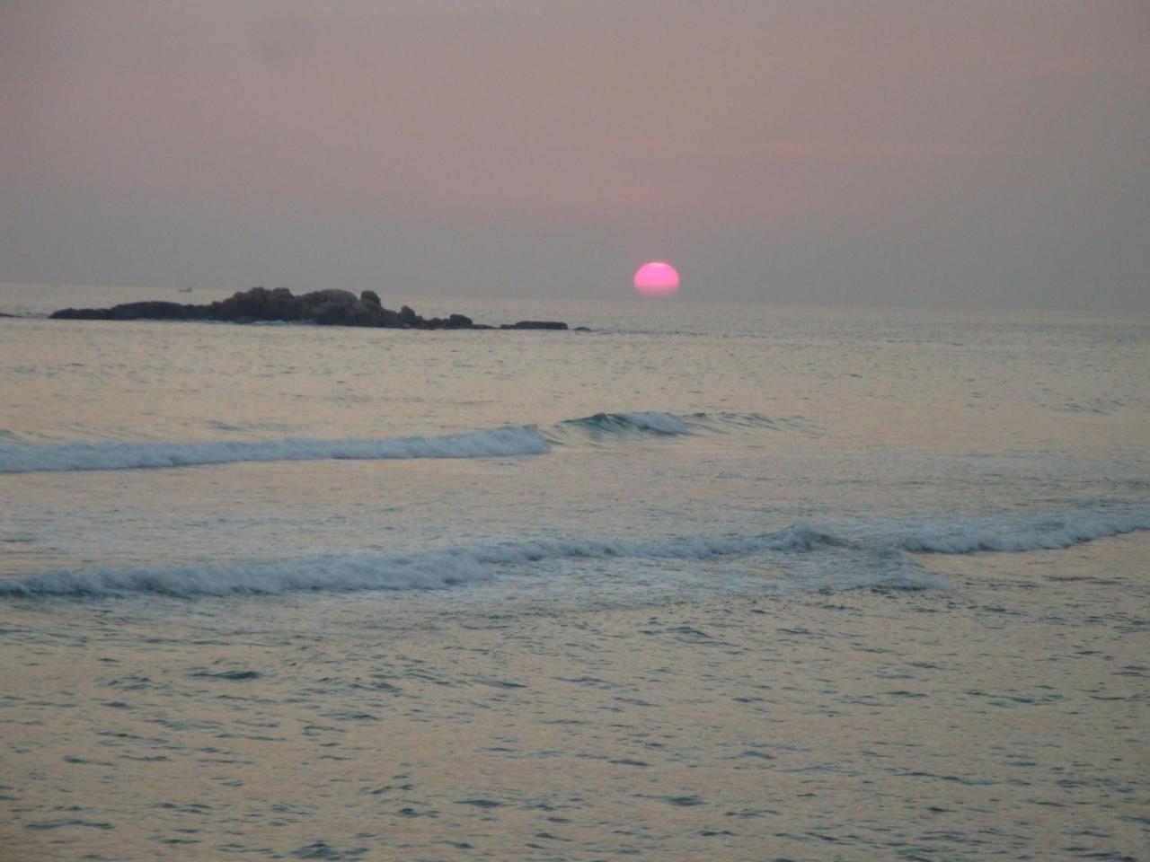 Galle Henna Beach House Unawatuna Esterno foto