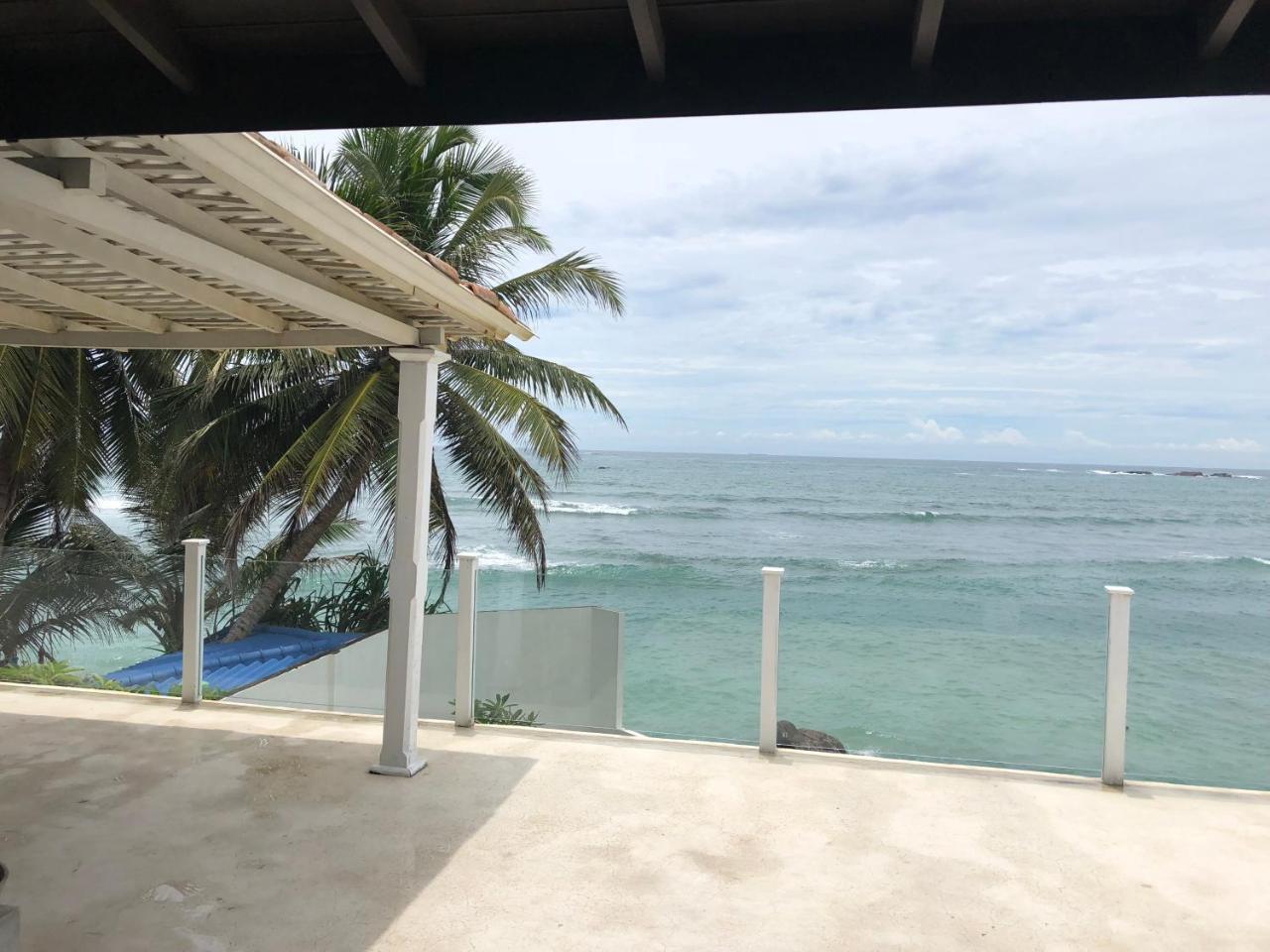 Galle Henna Beach House Unawatuna Esterno foto