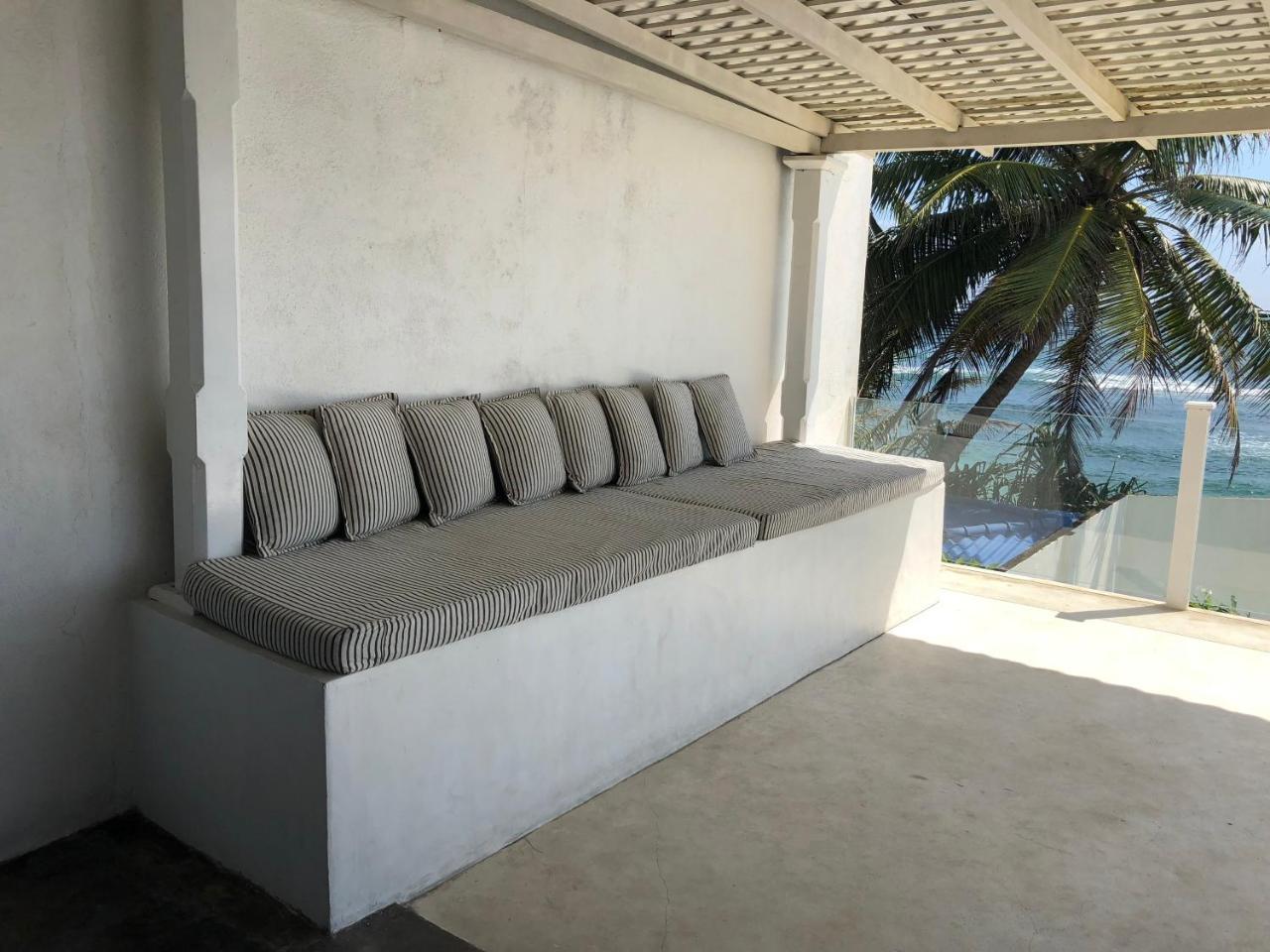Galle Henna Beach House Unawatuna Esterno foto