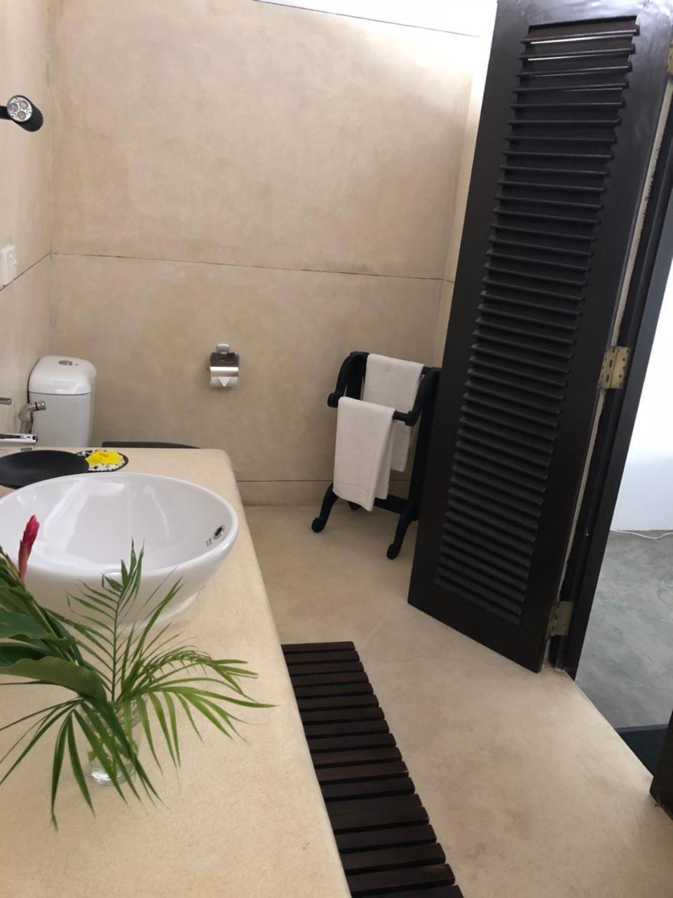 Galle Henna Beach House Unawatuna Esterno foto
